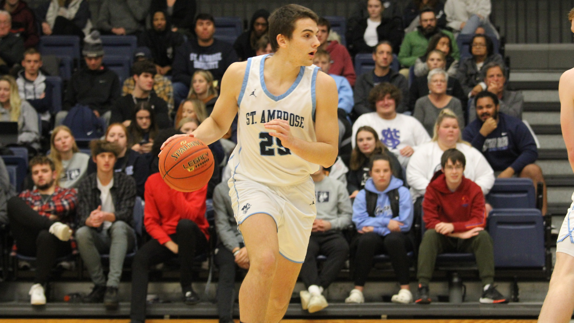 First-half run too much to overcome for Bees in loss at Tigers