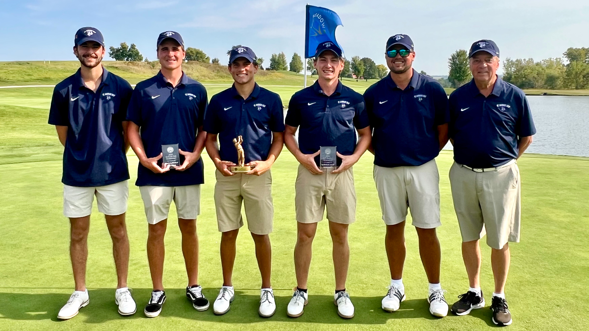 Stoetzel first, Theis third as Bees win Duhawk Invite