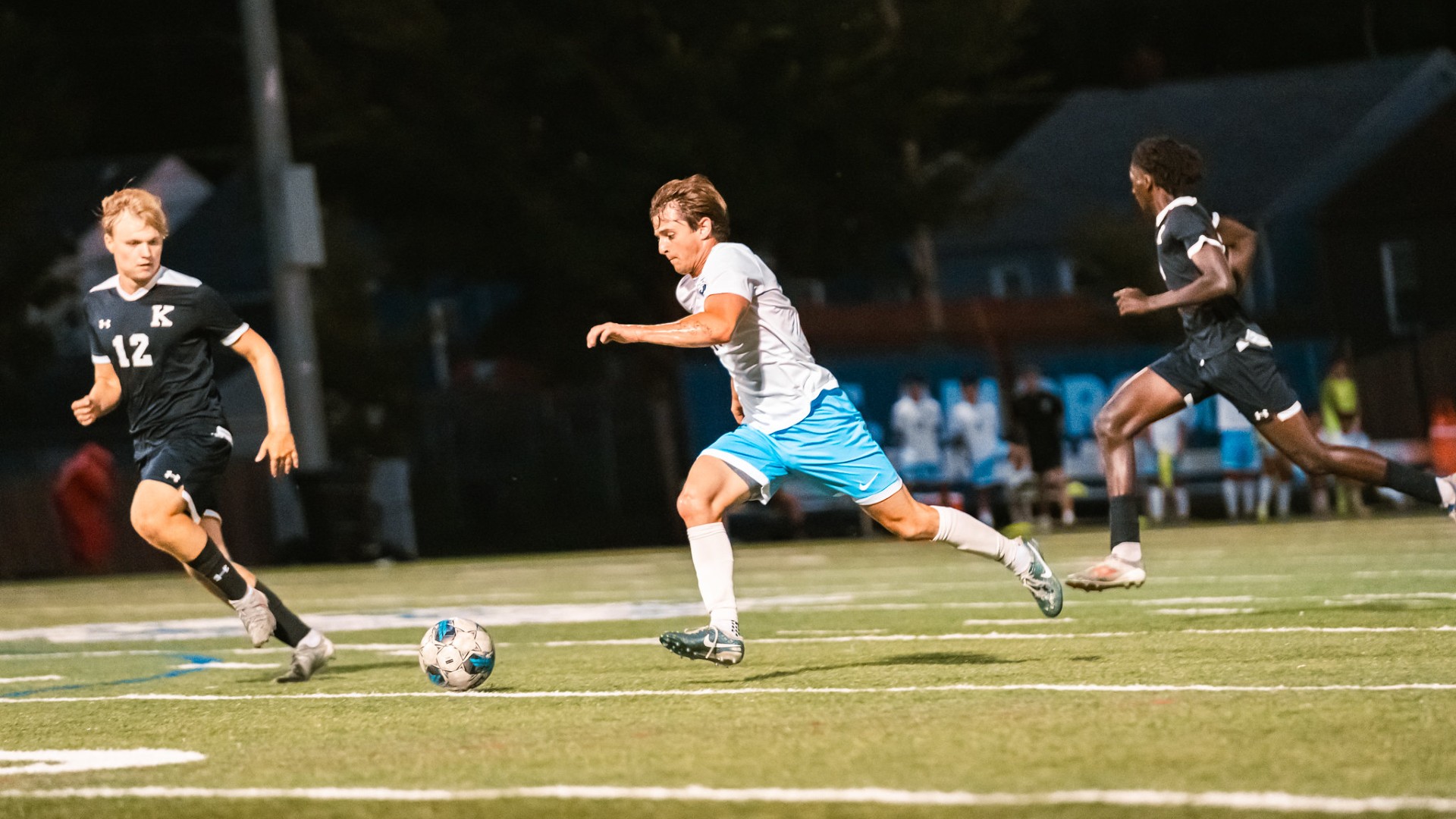 Bees dominate Calumet 9&ndash;1 in home finale &amp; senior day