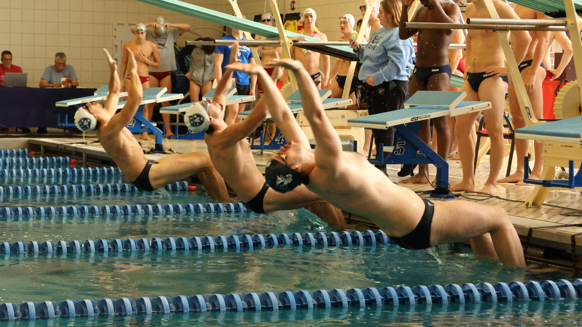 Men first, women third at two-day Grinnell Invite