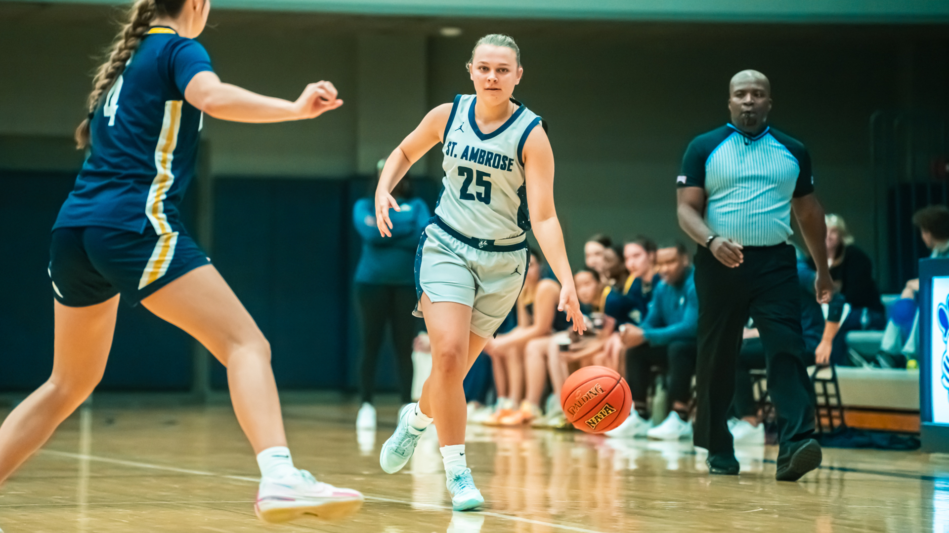 Third quarter the difference as Bees down V-Hawks